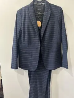 バナナリパブリック　パンツスーツ　セットアップ　ネイビーストライプ　レディースM Banana Republic - バナナリパブリック パンツスーツ セットアップ