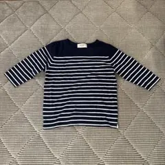 ネイビーとホワイトのストライプTシャツ