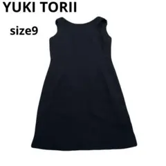美品　YUKI TORII 黒のノースリーブひざ丈ワンピース　フォーマルのサムネイル