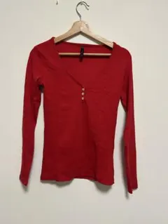 【未使用】Hunkmoller レッド Vネック 長袖トップス