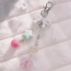 手作りりんごのビーズキーホルダー♡クリスマス限定 パステルカラー 赤・緑・白♡