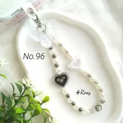 スマホストラップ　ビーズキーホルダー　ハート　黒　白　蝶　名入れ　推し活　韓国