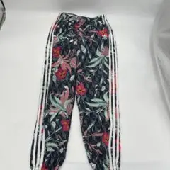 美品 アディダス 花柄 トラックパンツ 黒 M S-213 - メルカリ