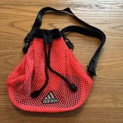 adidas メッシュショルダーバッグ ピンク