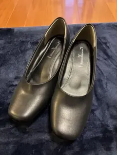 【美品】Romeo Valentino 黒 パンプス ローヒール 24EEEのサムネイル