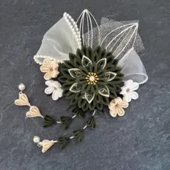 つまみ細工　髪飾り　✴︎葉✴︎深緑　成人式卒業式　No.499