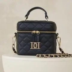 Darich ダーリッチ ゴールドパーツキルティングスクエアミニバッグ　ブラック