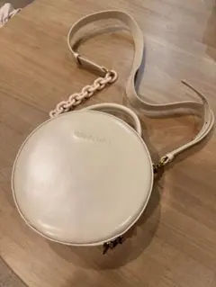 本革ホワイトラウンドショルダーバッグ