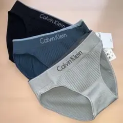 CalvinKlein●ニットビギニ●3枚セットのサムネイル