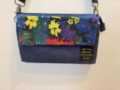 TITICACA ショルダーバッグ マルチカラー 花柄　可愛い　お洒落のサムネイル