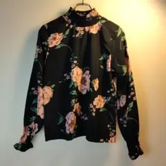 SHEIN 花柄ハイネックブラウス 長袖 Mサイズのサムネイル