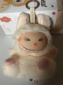 THE MONST クリーム色 ぬいぐるみ