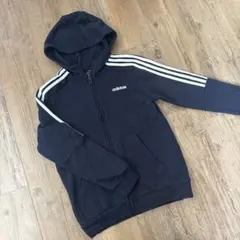 ほぼ未使用adidas ネイビー フード付きパーカー 150
