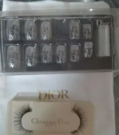 DIOR　ネイルチップ、付け睫毛、サンプルバックセット　希少品!のサムネイル