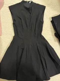ZARA 黒ワンピース