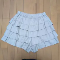 ベージュ フリルショートパンツ Mサイズ