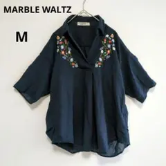 マーブルワルツ　スキッパーシャツ　フラワー刺繍　襟形状記憶　ネイビー　Mのサムネイル
