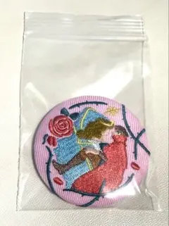 ディズニー刺繍缶バッジ　眠れる森の美女　オーロラ姫　フィリップ王子