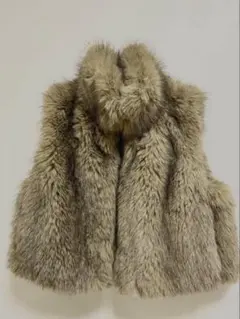 ZARA フェイクファー ベスト　ベージュ