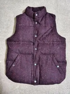 紫色のダウンベスト