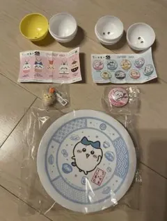 くら寿司　ちいかわコラボ　寿司皿　フィギュア　缶バッジ　セット