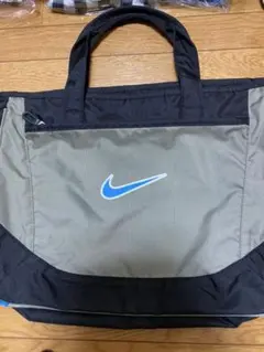 NIKEバッググレー系のサムネイル