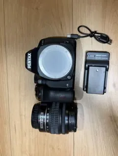 PENTAX K-50（18-55mmレンズ、バッテリー、USB-C充電器付き）のサムネイル