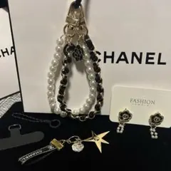 CHANEL 2025 正規品 ホリデー コメット＆カメリアチャームストラップ付