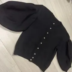 【新品未使用】黒 パフスリーブ ニットガーデ