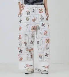 Freada/フリーダ フラワーハンカチ刺繍パンツ - メルカリ