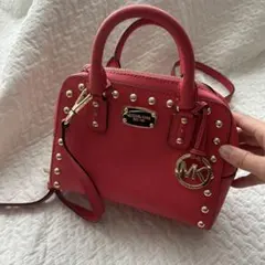 Michael Kors ピンクスタッズ付きショルダーバッグ