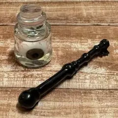 キョロキョロ動く目玉瓶と黒い棒 ハロウィンの不思議な小瓶 レジンハンドメイド