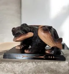 木製クマと魚の彫刻 置物