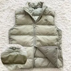極美品 Lサイズ フレッドペリー Insulated Gilet ダウンベストのサムネイル