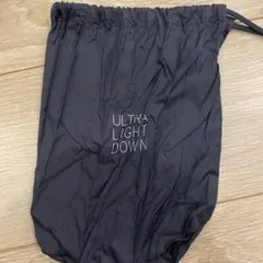 ユニクロULTRA LIGHT DOWN 衣類圧縮袋 ブラック