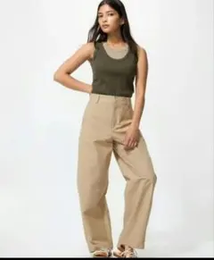 ユニクロ　ジャージーバレルレッグパンツ　ベージュ　UNIQLO　ワイドパンツ