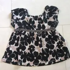 BeBe 花柄 トップスのサムネイル