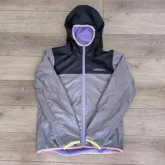 レディースアディダスパーカー