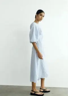ZARA ミディ テクスチャーワンピース Lサイズ　ライトブルー