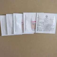 資生堂　エッセンス スキングロウ ファンデーション　220