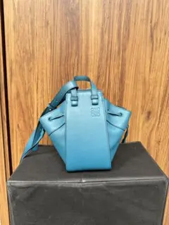 妻私物 LOEWE ハンモックドローストリングミニ ターコイズブルーのサムネイル