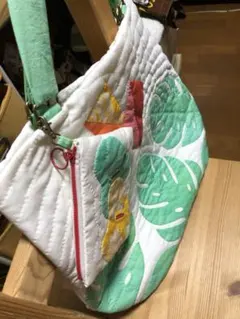 ハワイアンキルト　爽やかショルダーバッグ　お揃いプチポーチ付き