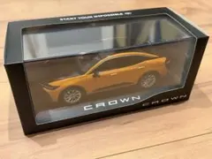 トヨタ クラウン クロスオーバー 1/30ミニカー ブラック×プレシャスレイ