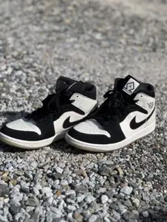 Nike Air Jordan 1 Mid Omega/Black/White - メルカリ