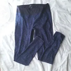 UNIQLO ヨガパンツ レギンス ネイビー Lサイズのサムネイル