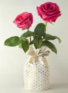 ❖ 割れない＆軽量！和モダンな花瓶 ☘ 花巾着 フラワーベースMサイズ・麻ノ葉のサムネイル