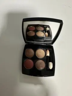 CHANEL 限定品　レ キャトル オンブル　268