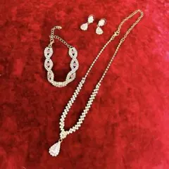 今日だけ限定値下げ[新品未使用] ジュエリー　アクセサリー3点セット　結婚式