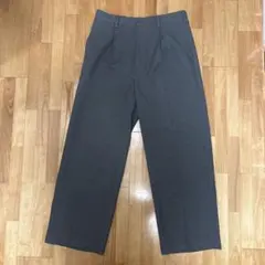 GU グレータックスラックス　ワイドストレート　オフィスカジュアル