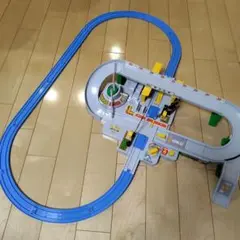 【ジャンク品】プラレール くるぞわたるぞ！カンカン踏切セット（車のおまけ付き）